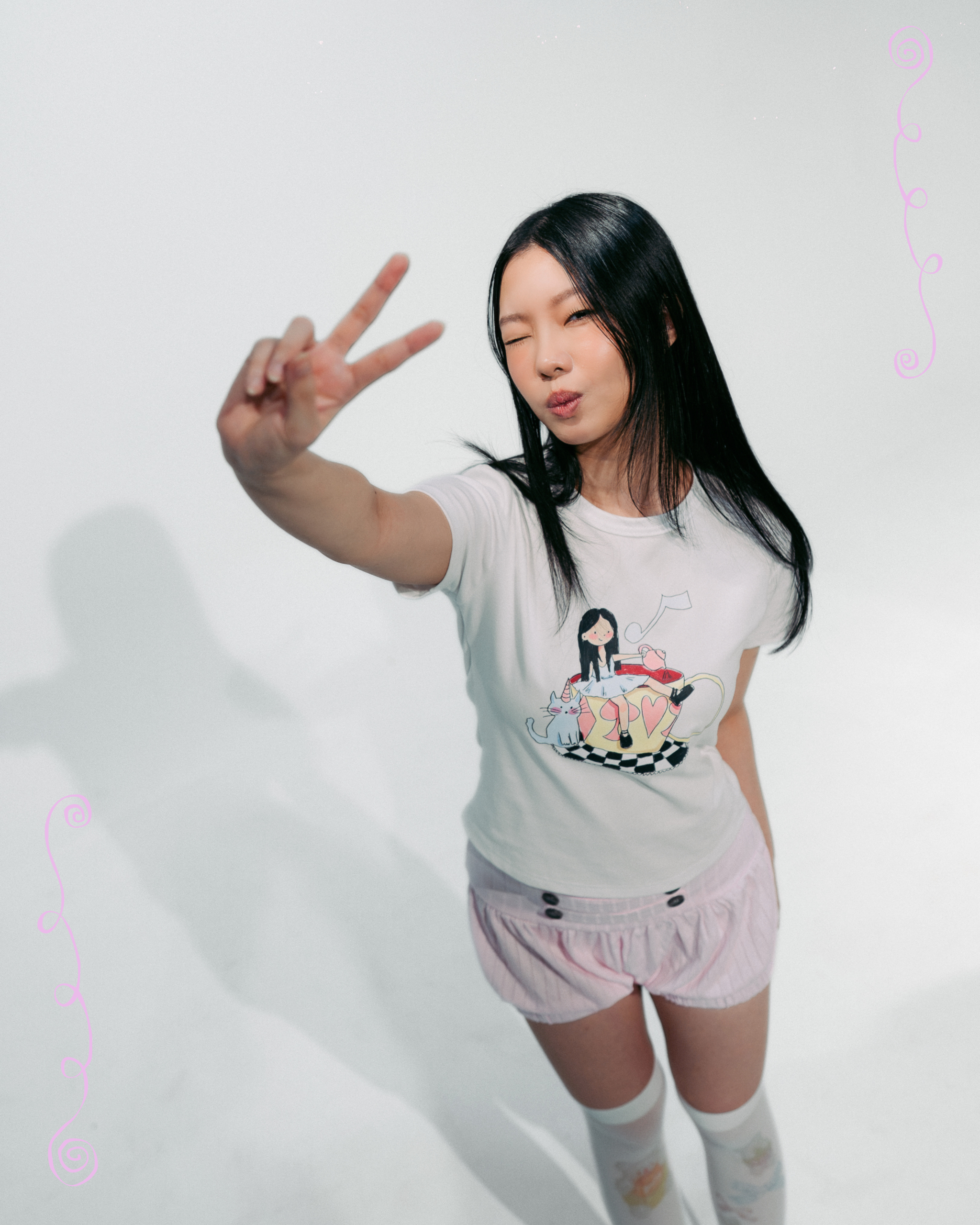 everland white baby tee - Image 3